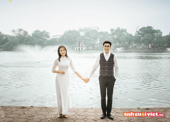 Hồ Hoàn Kiếm - Địa điểm quen thuộc hóa lãng mạn
