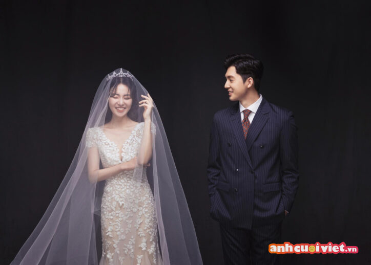 Trang phục theo hình cưới Hàn sẽ có sự nhẹ nhàng, đơn giản và tinh tế nhất định